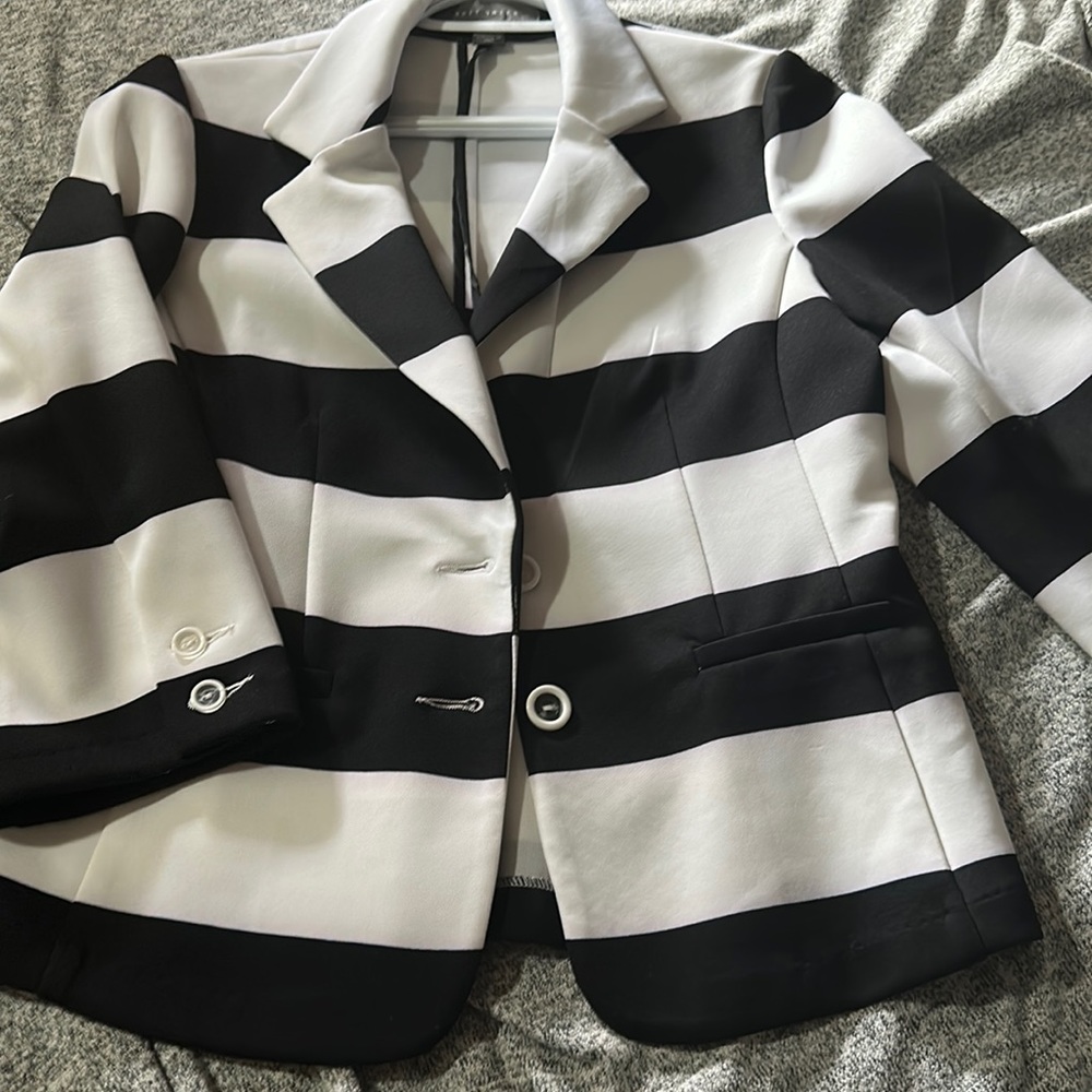 Suzy shier striped blazer, size s